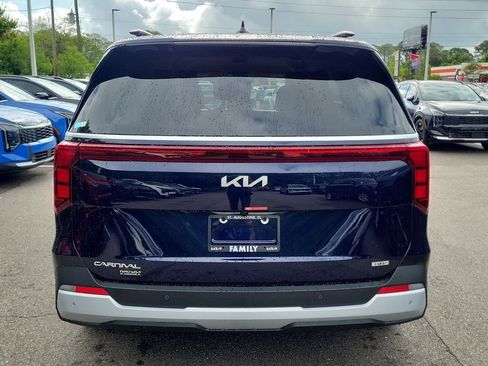 New 2026 Kia Carnival EX FWD image 5