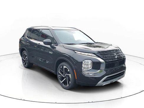 New 2025 Mitsubishi Outlander SEL image 3