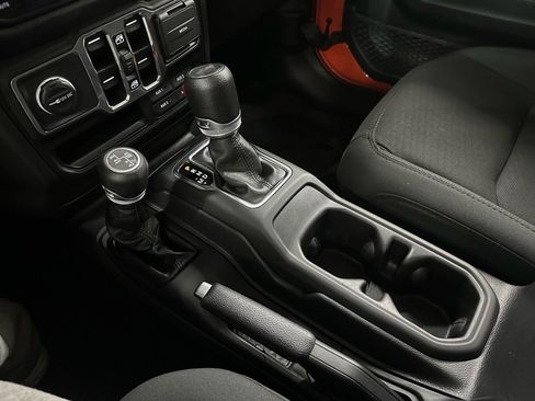 Used 2023 Jeep Wrangler Unlimited w/ Cold Weather Group image 29