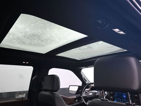 Used 2022 Ford F150 Lariat w/ Equipment Group 502A High image 8