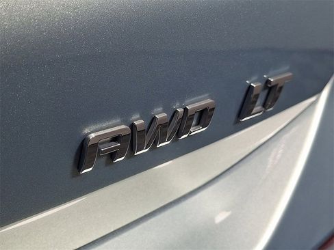 Used 2022 Chevrolet Equinox LT w/ LPO, Floor Liner Package image 30