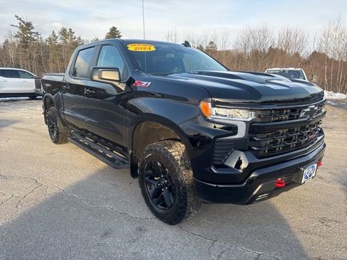 Used 2024 Chevrolet Silverado 1500 LT Trail Boss w/ Convenience Package II image 8
