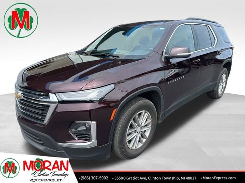 Certified 2023 Chevrolet Traverse LT FWD image 1