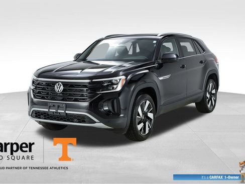 Used 2025 Volkswagen Atlas Cross Sport SE w/ Panoramic Sunroof Package image 1