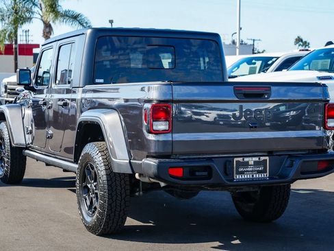 Used 2023 Jeep Gladiator Sport image 6