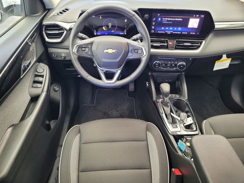 Used 2025 Chevrolet TrailBlazer LT w/ Convenience Package image 19