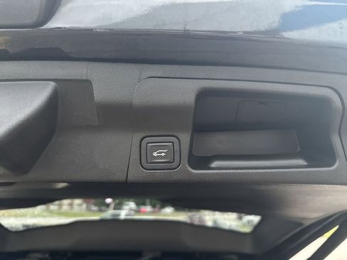 Used 2023 GMC Acadia Denali w/ Black Diamond Edition AWD/4WD image 27
