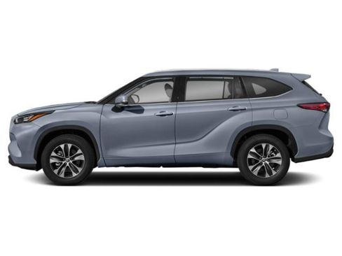 Used 2020 Toyota Highlander XLE image 2