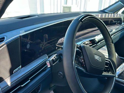 New 2025 Cadillac Escalade IQ Luxury 2 image 15
