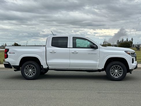 New 2026 Chevrolet Colorado LT image 3