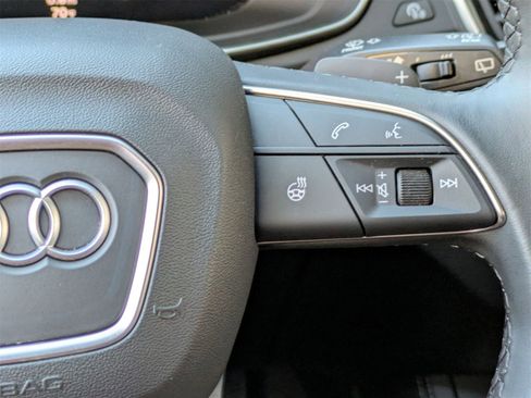 Used 2023 Audi Q5 e Premium Plus w/ Premium Plus Package image 11