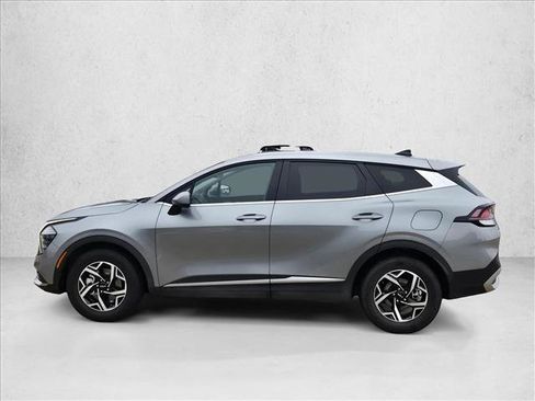 Used 2025 Kia Sportage LX FWD image 9