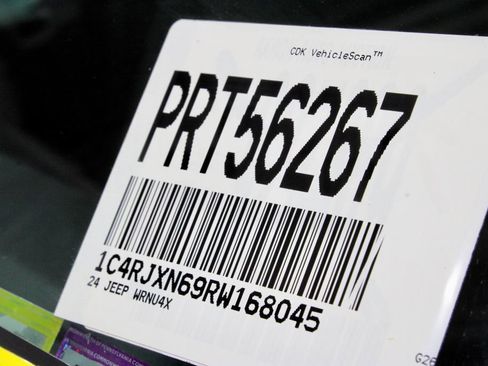 Used 2024 Jeep Wrangler Unlimited AWD/4WD image 33