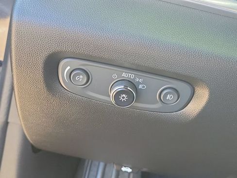 Used 2020 Chevrolet Traverse LT FWD image 10