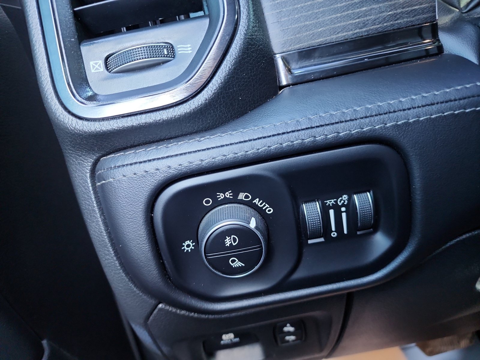 Used 2023 RAM 1500 Limited w/ Night Edition AWD/4WD image 24