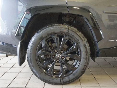 Used 2022 Toyota RAV4 XSE AWD/4WD image 23