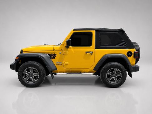 Used 2019 Jeep Wrangler Sport AWD/4WD image 2
