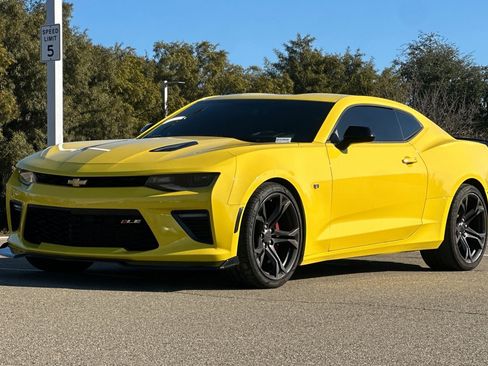 Used 2018 Chevrolet Camaro SS image 17