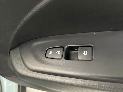 Used 2025 Hyundai Venue SEL FWD image 25