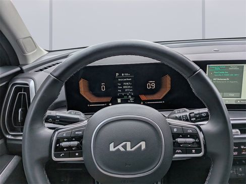 Used 2025 Kia Sorento S image 29
