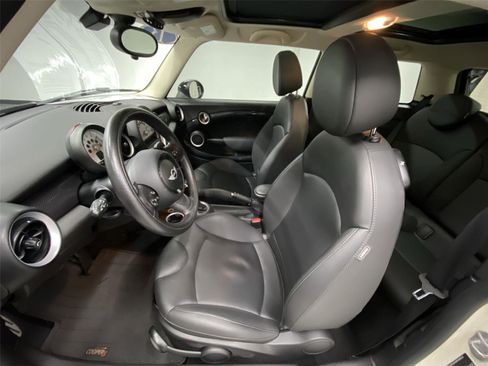 Used 2013 MINI Cooper S image 17
