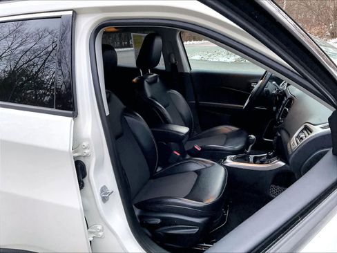 Used 2019 Jeep Compass Latitude w/ Cold Weather Group image 21