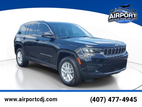 New 2026 Jeep Grand Cherokee Laredo RWD image 1