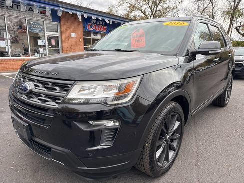 Used 2019 Ford Explorer XLT w/ Equipment Group 202A image 1