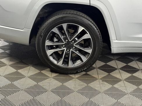 Used 2023 Jeep Grand Cherokee L Overland AWD/4WD image 13