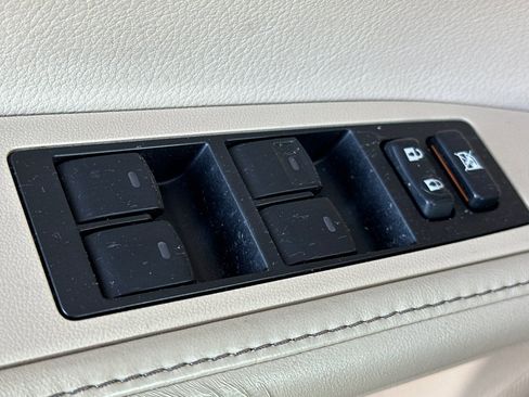 Used 2013 Lexus ES 300h w/ Luxury Pkg image 13