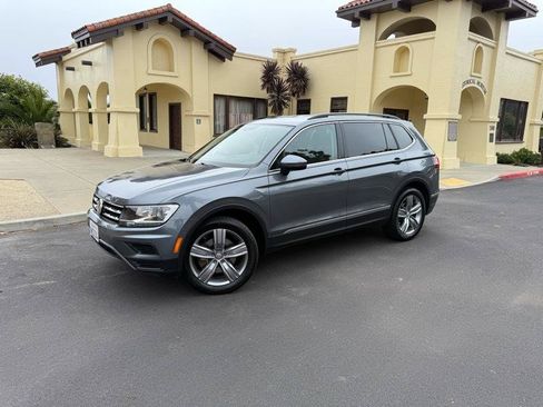 Used 2018 Volkswagen Tiguan SE AWD/4WD image 4