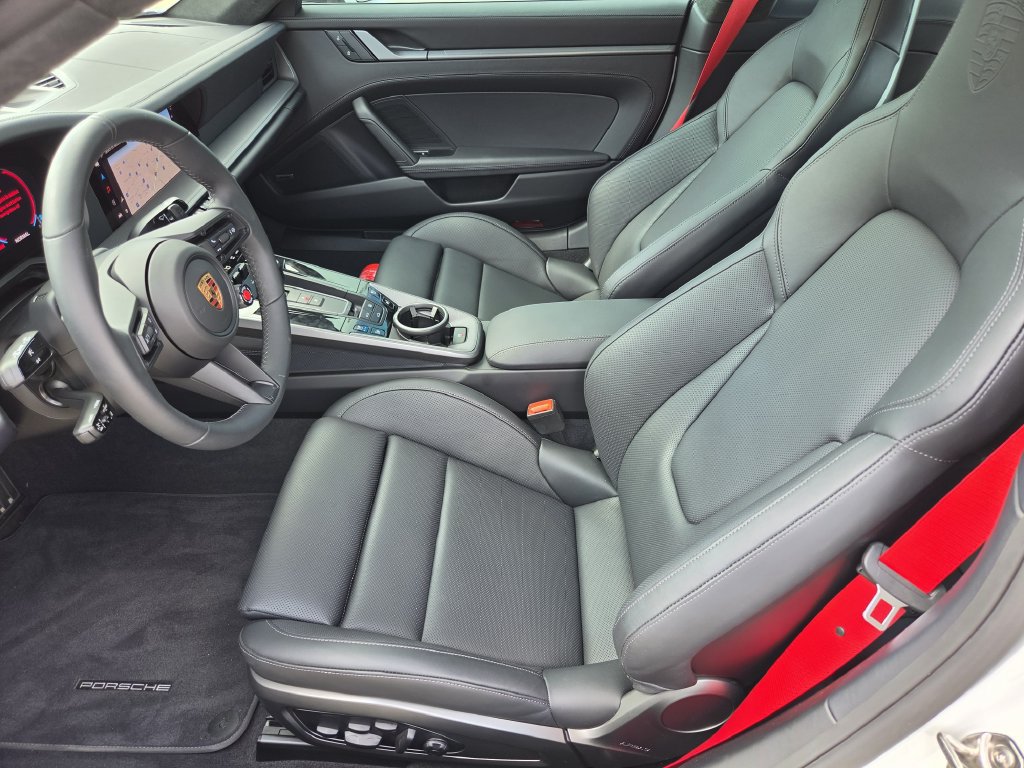 Used 2025 Porsche 911 Carrera S RWD image 16