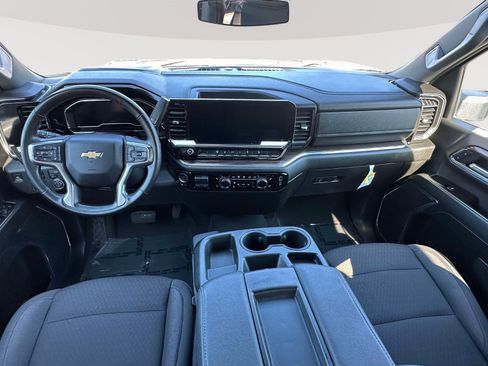 Used 2024 Chevrolet Silverado 2500 LT w/ Convenience Package image 7