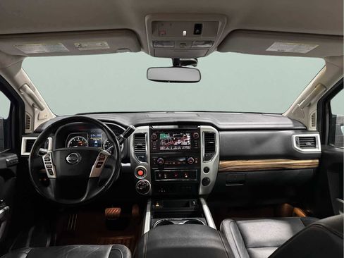 Used 2019 Nissan Titan SL w/ Off-Road Package image 21