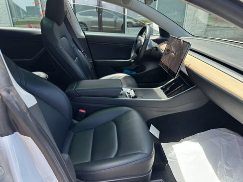 Used 2019 Tesla Model 3 RWD image 11