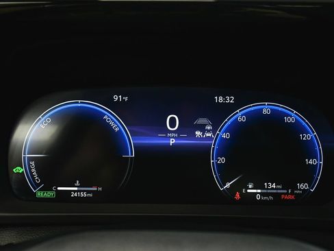 Used 2024 Toyota Crown AWD/4WD image 36
