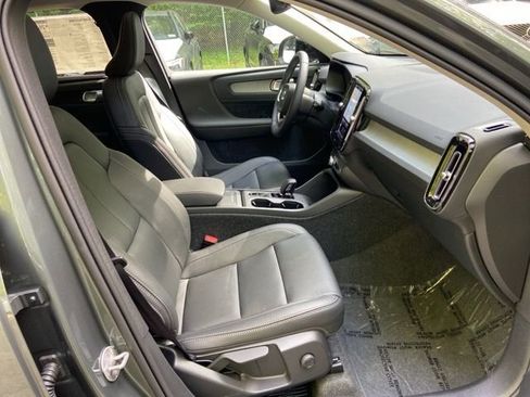 New 2026 Volvo XC40 B5 Core w/ Climate Package AWD/4WD image 16