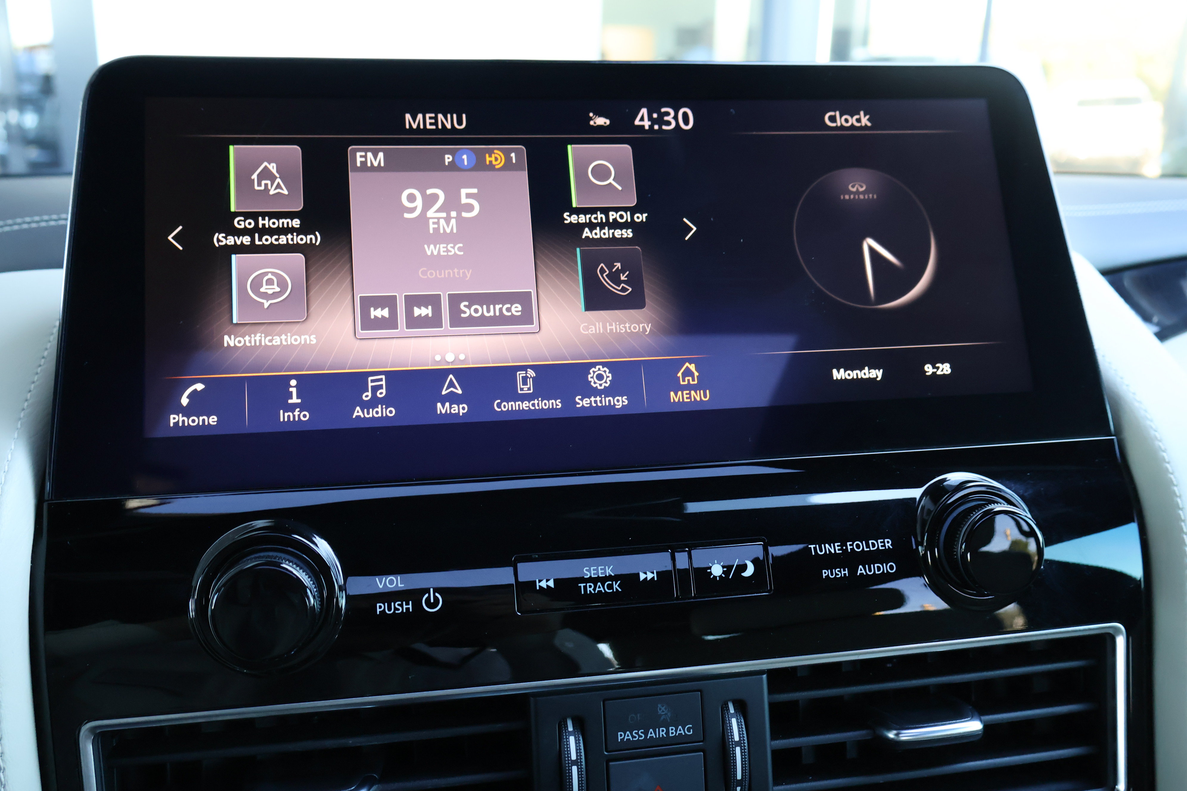 Used 2022 INFINITI QX80 Sensory w/ All-Season Package AWD/4WD image 40