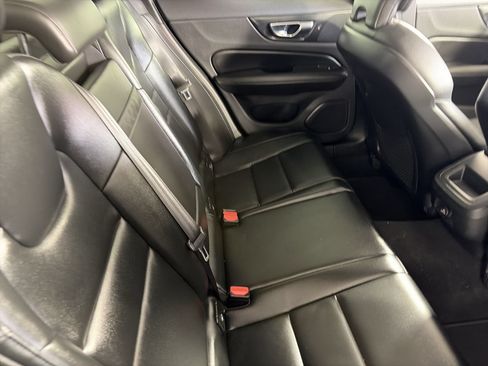 Used 2019 Volvo S60 T5 Momentum FWD image 24