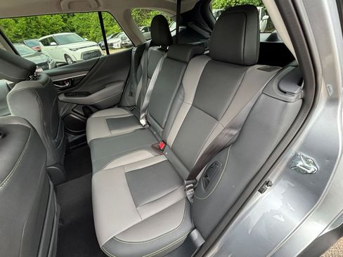 Used 2025 Subaru Outback Onyx Edition AWD/4WD image 39