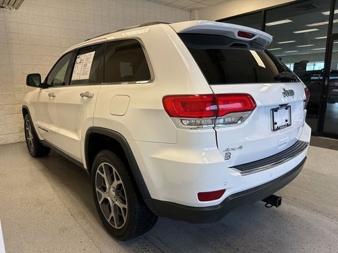 Used 2019 Jeep Grand Cherokee Limited image 3