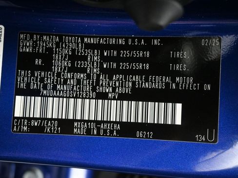 Used 2025 Toyota Corolla Cross XLE w/ Convenience Package image 9