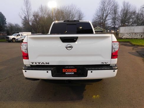 Used 2019 Nissan Titan SV w/ SV Convenience Package image 20