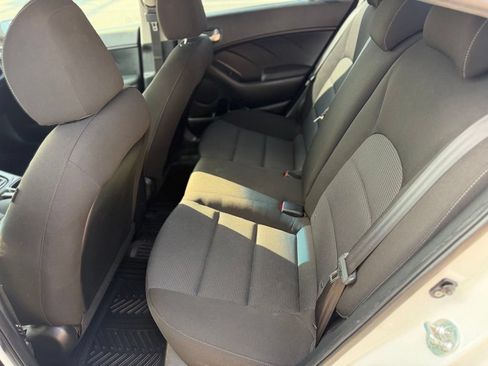 Used 2017 Kia Forte LX FWD image 7