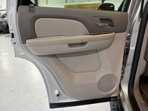 Used 2010 Chevrolet Tahoe LTZ image 32