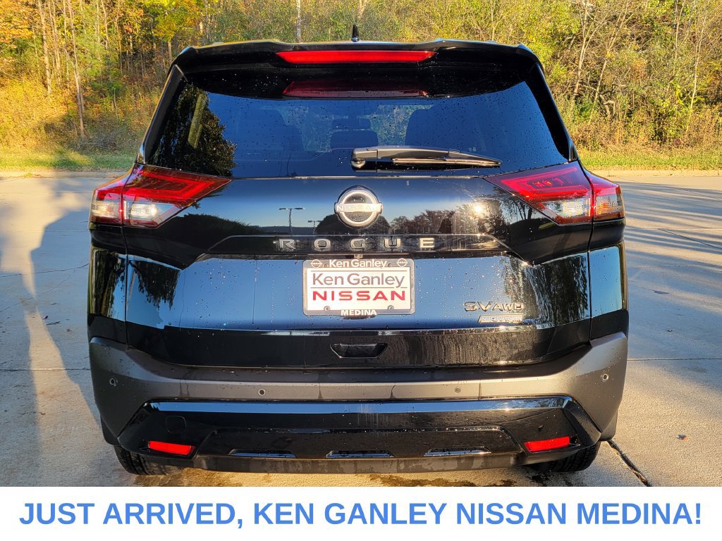 Certified 2023 Nissan Rogue SV w/ SV Premium B Package AWD/4WD image 4