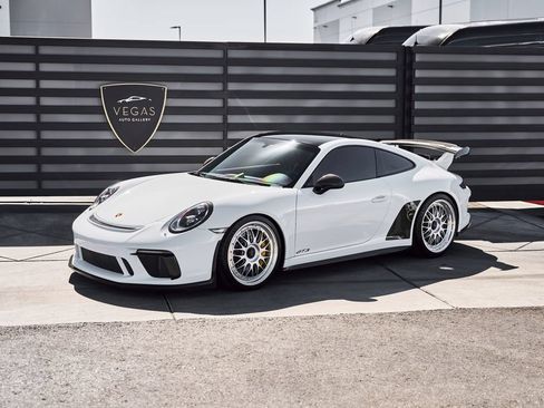Used 2018 Porsche 911 GT3 RWD image 5