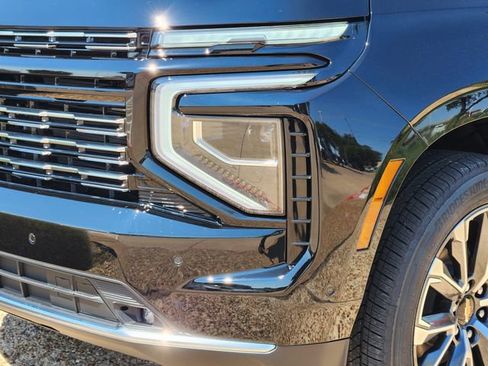 New 2026 Chevrolet Suburban High Country AWD/4WD image 7