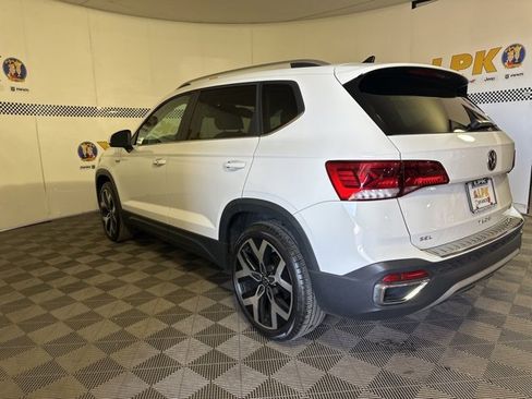 Used 2023 Volkswagen Taos SEL image 11