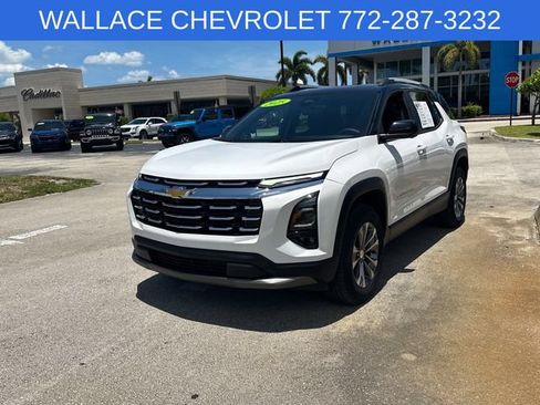 Used 2025 Chevrolet Equinox LT w/ Convenience Package II FWD image 2
